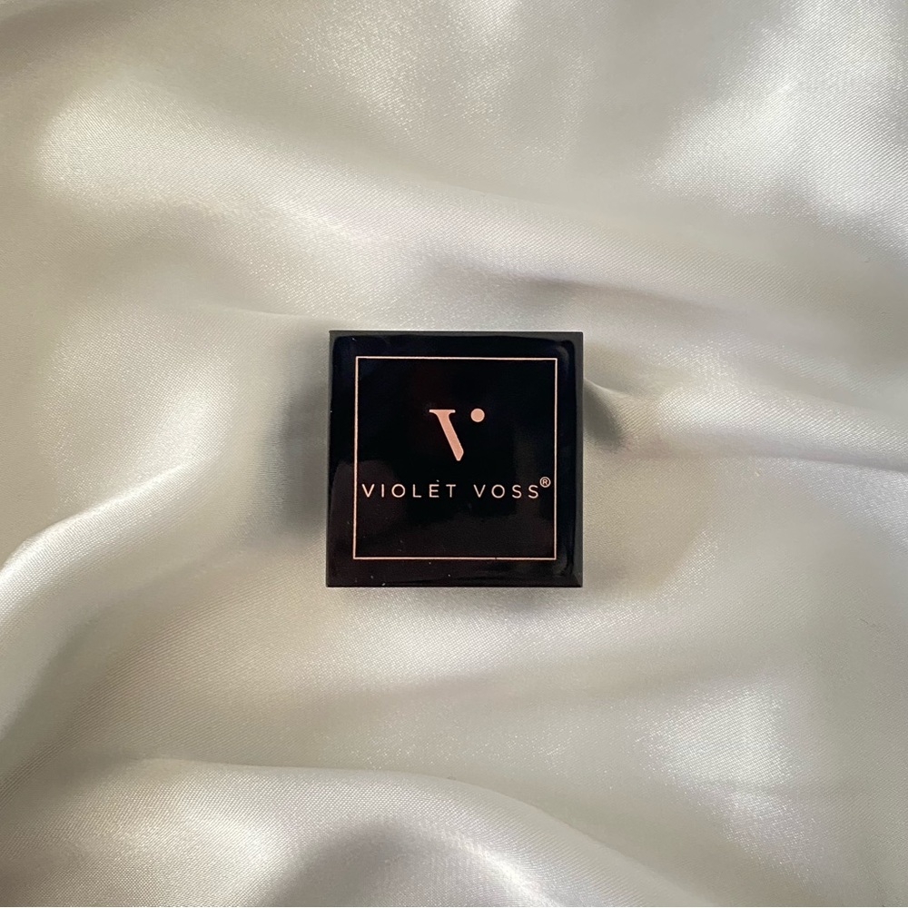 Violet Voss Pigmented Gold Eyeshadow